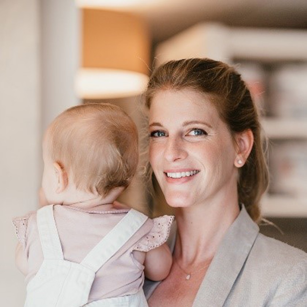 Moeder met kind op kinderdagverblijf kinderopvang CompaNanny