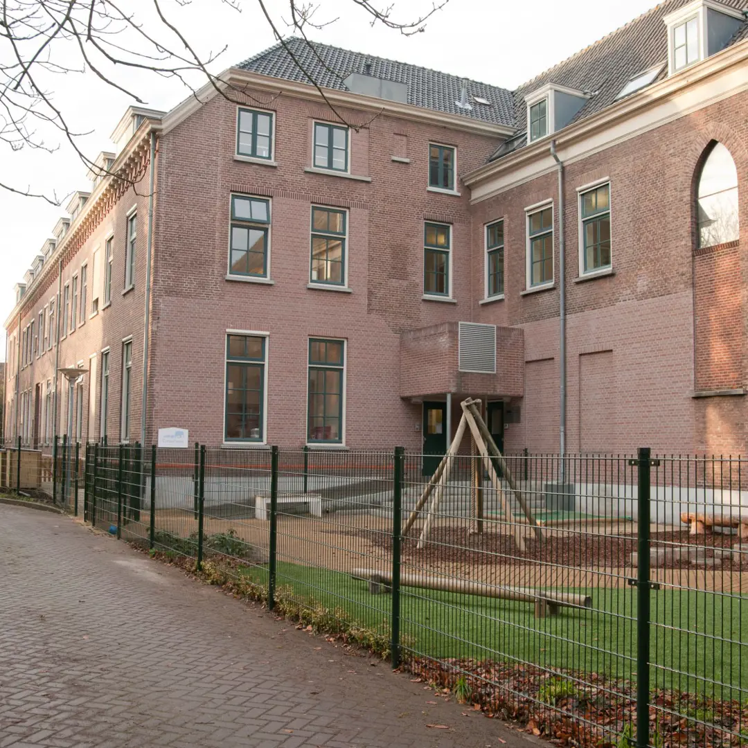 CompaNanny locatie Oegstgeest pand en tuin vestiging