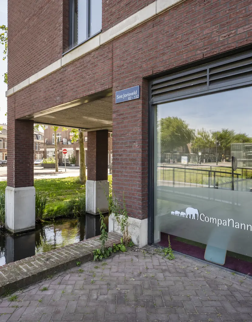 Gebouw en entree kinderopvang CompaNanny Ripperda Haarlem
