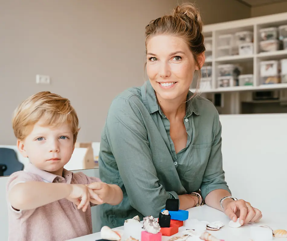 Compananny Kinderopvang Waarom Compananny Onze Mensen Spelen Aan Tafel