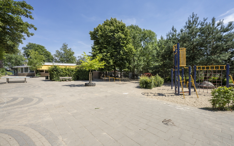 plein met speeltuin buitenschoolse opvang