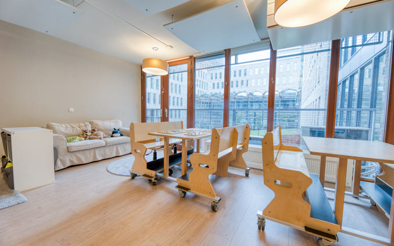 Eettafels groep kinderopvang CompaNanny Prinsenhof Den Haag