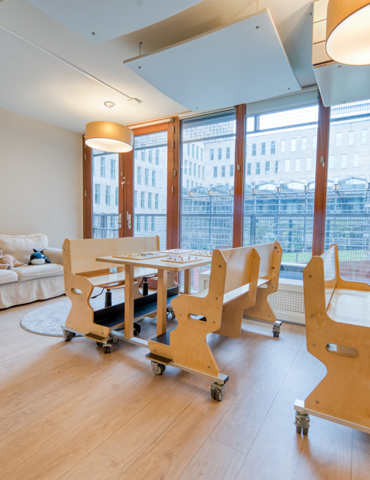 Eettafels groep kinderopvang CompaNanny Prinsenhof Den Haag