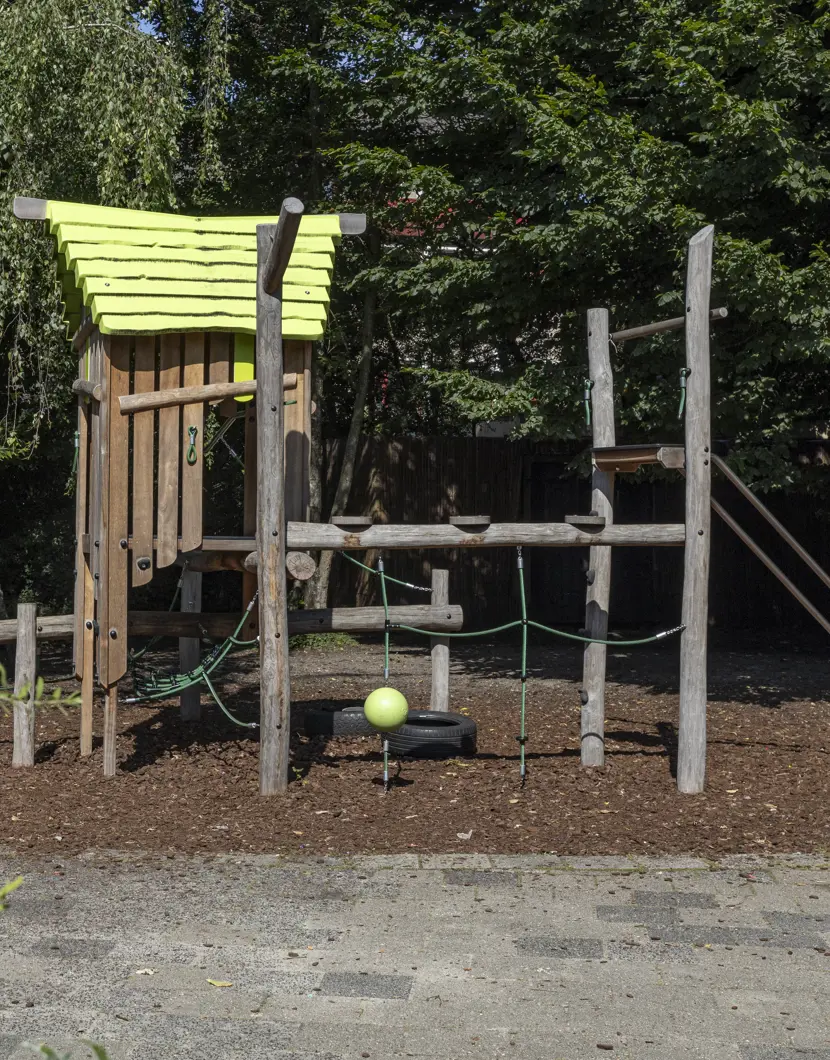 Compananny Kinderopvang Amsterdam 2Openlucht Kinderopvang Tuin Speeltoestel