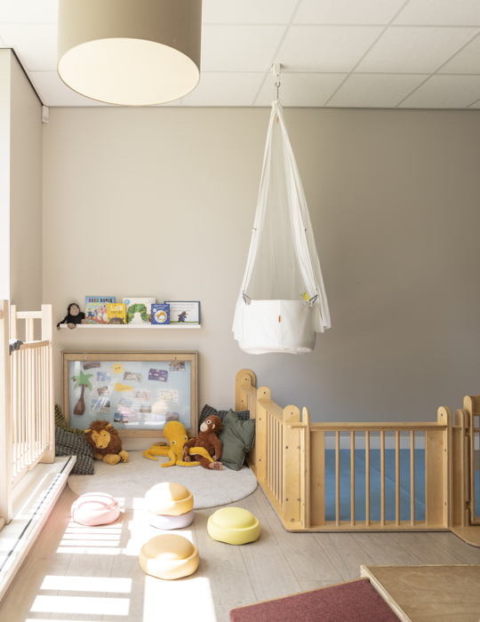 compananny zuidas stapelstenen en babybedje