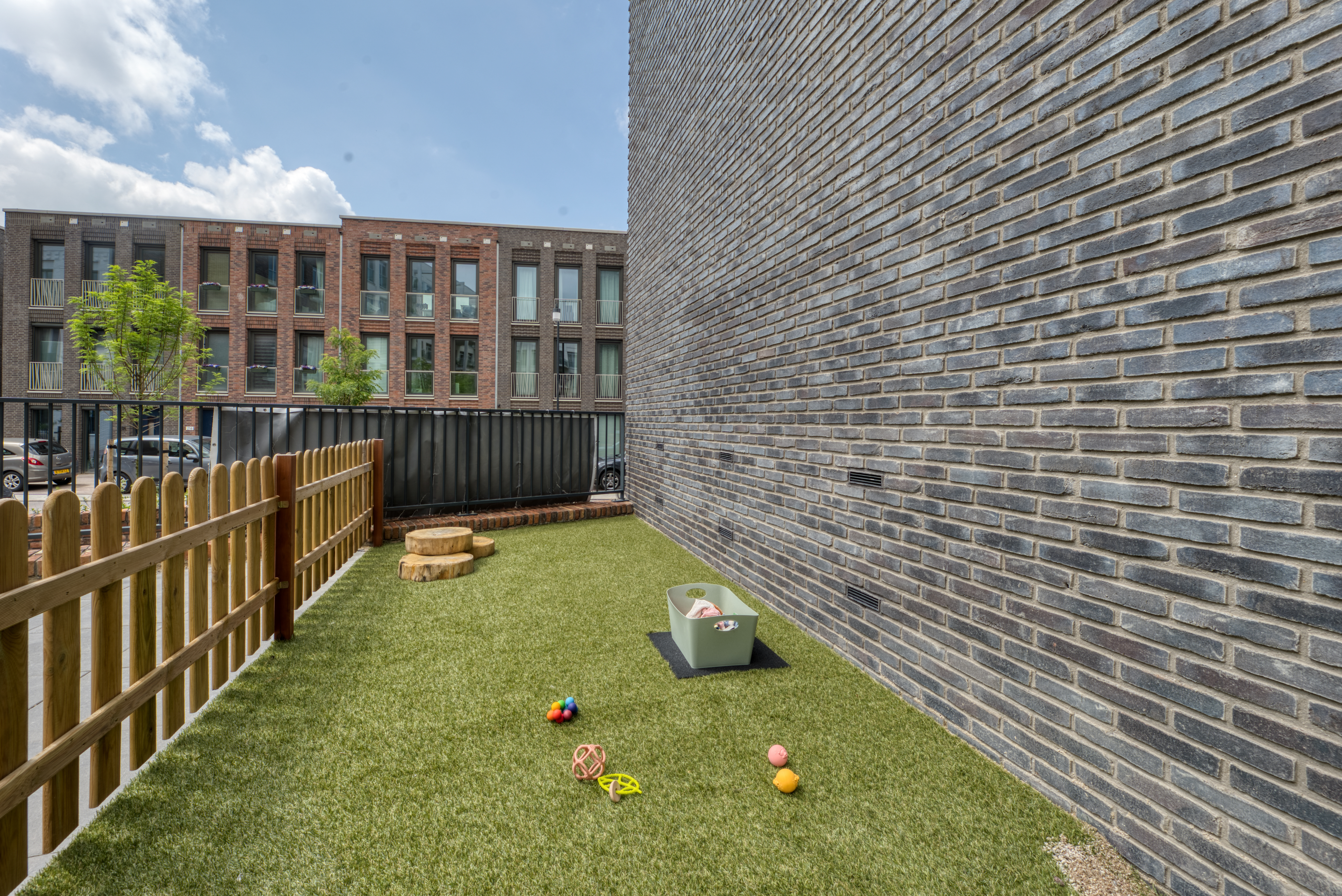 CompaNanny vestiging Nijmegen Lent babytuin met speelmaterialen