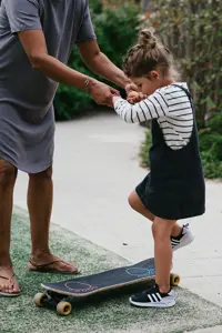 Werken Bij Compananny Kinderopvang Leren Skateboarden kind Nanny