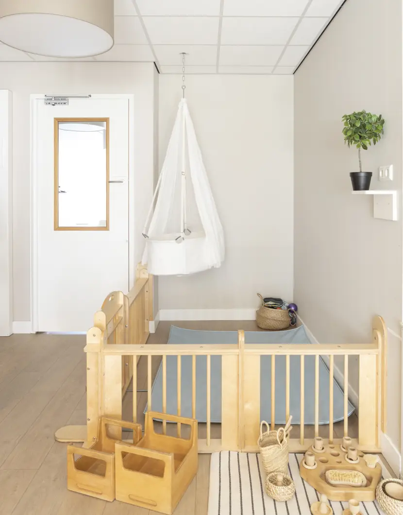 CompaNanny Kinderopvang Schinkelkade Babygroep Bedje