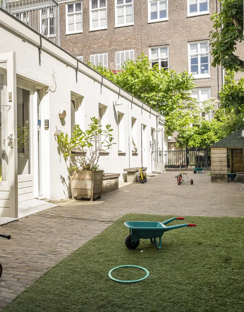 buitenruimte speelmateriaal kinderopvang