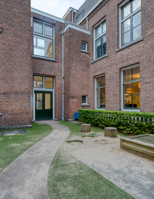 Gebouw en tuin van kinderopvang CompaNanny Benoordenhout Den Haag