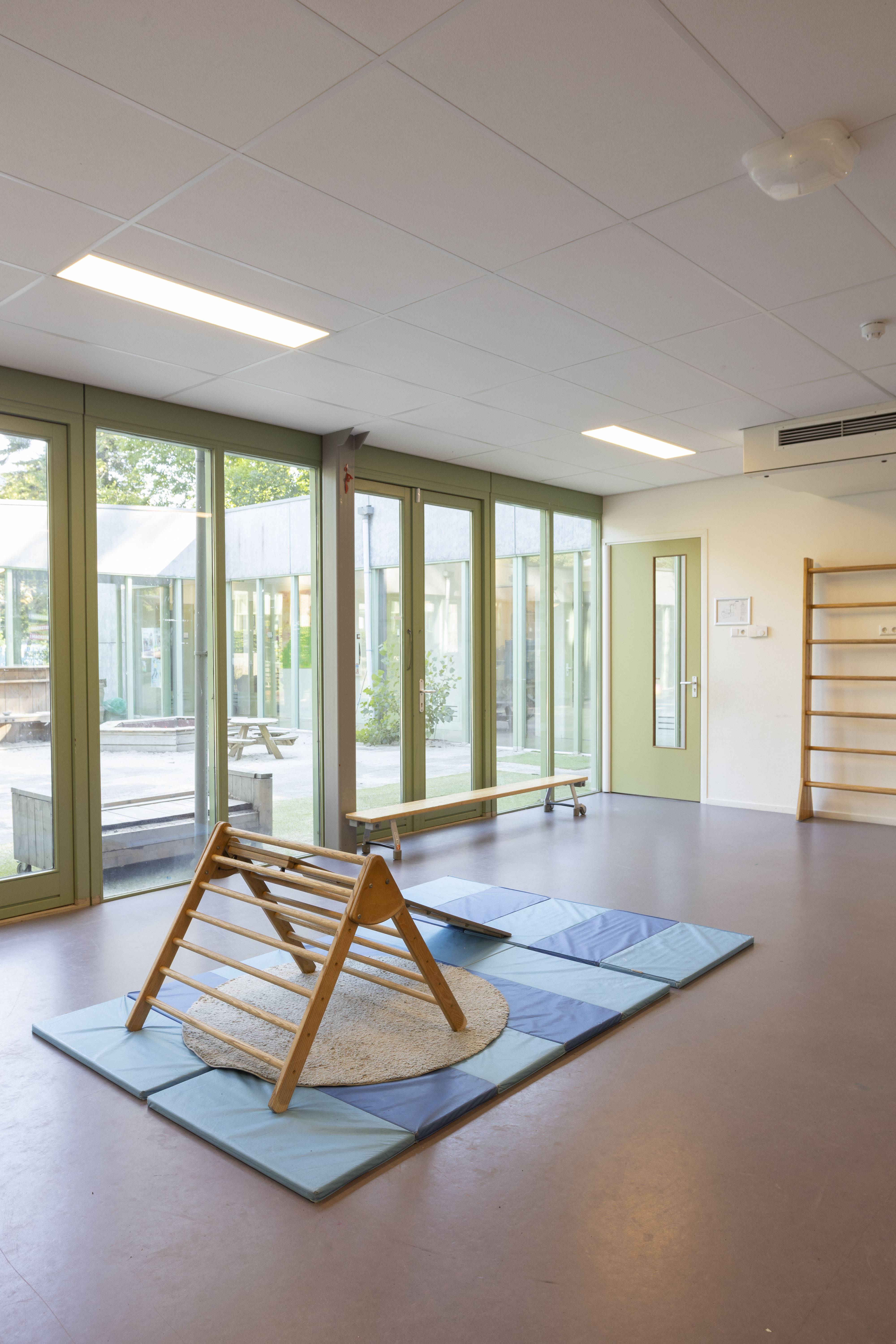 CompaNanny Kinderopvang Amsterdam 2Openlucht Kinderopvang Speelzaal Klimrek