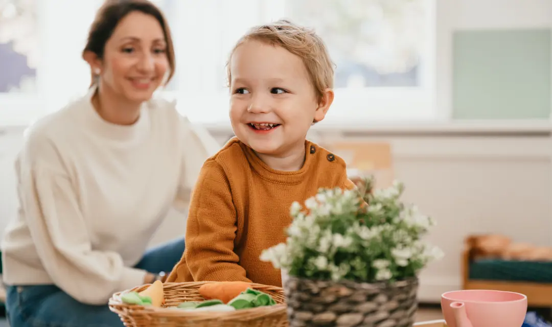 Peuter speelt op kinderdagverblijf kinderopvang CompaNanny