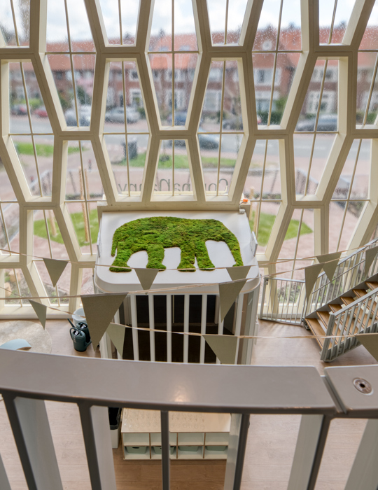 hal van kinderopvang met groen olifant logo compananny
