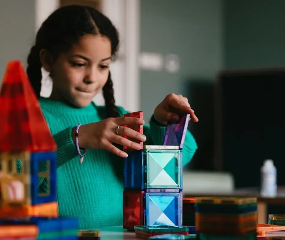 Compananny Kind Speelt Magneten Kindermuseum Kenniscentrum Blog