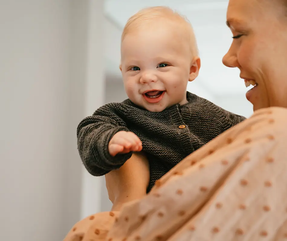 Compananny Baby Lachen Pedagogisch Medewerker De Eerste Dag Kinderopvang Wat Kun Je Verwachten