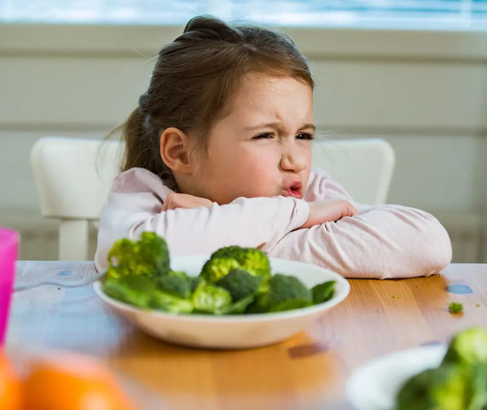 Compananny Meisje Boos Aan Tafel Je Kind Wil Geen Groente Eten