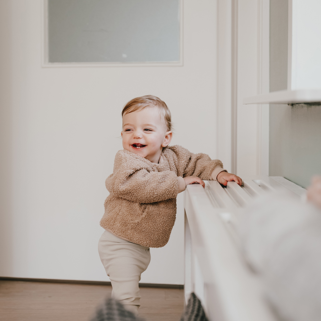 Kind op kinderopvang CompaNanny leert lopen