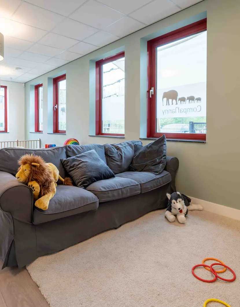 zithoek met bank op babygroep kinderopvang