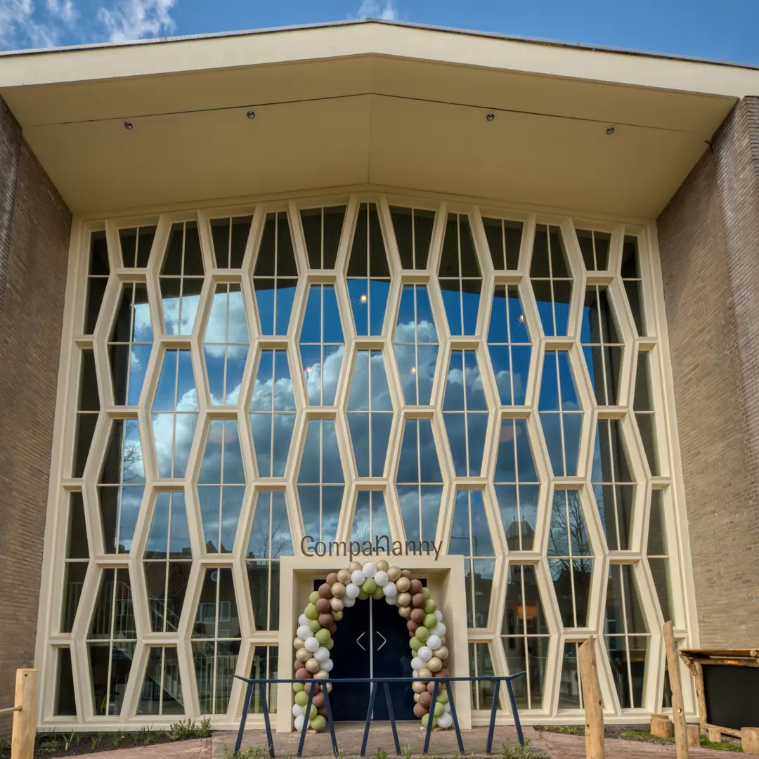 Compananny Kinderopvang vestiging Kleine Drift Hilversum pand en entree